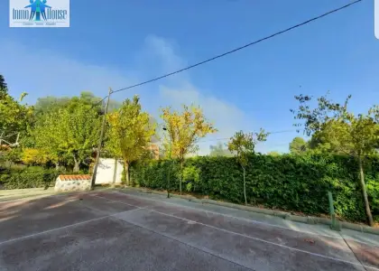 M044 inmohouse vende precioso chalet en Urbanizacion los Prados en Albacete