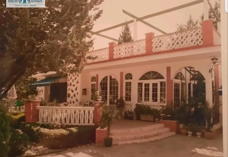 M044 inmohouse vende precioso chalet en Urbanizacion los Prados en Albacete