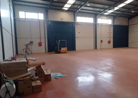 Nave Industrial en Valdepeñas, Polígono Entrecaminos