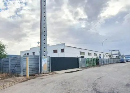 Oportunidad de inversión. Terreno de 28556 m² con varias NAVES formando un complejo industrial en Socuéllamos