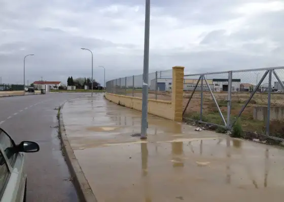 PARCELAS INDUSTRIALES con proyecto edificatorio en Manzanares