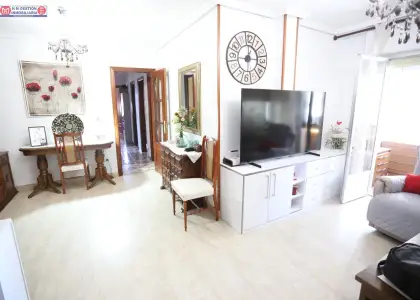 Piso amplio junto a Avda de Herencia Con 3 dormitorios, baño, aseo, Plaza de Garaje y Trastero en Alcázar de San Juan