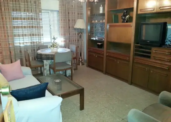 Piso de 2 domitorios en venta. Necesita reformas en Manzanares