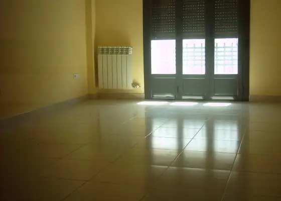 Piso de 3 dormitorios, a pocos metros del centro. Seminuevo. en Manzanares