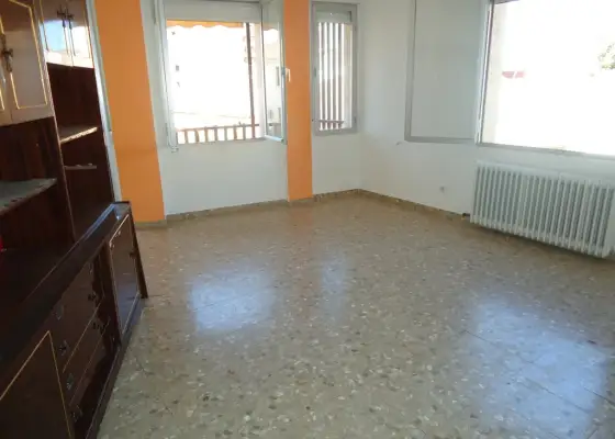 Piso de 3 dormitorios. Amplio y luminoso. A pocos metros del centro. en Manzanares