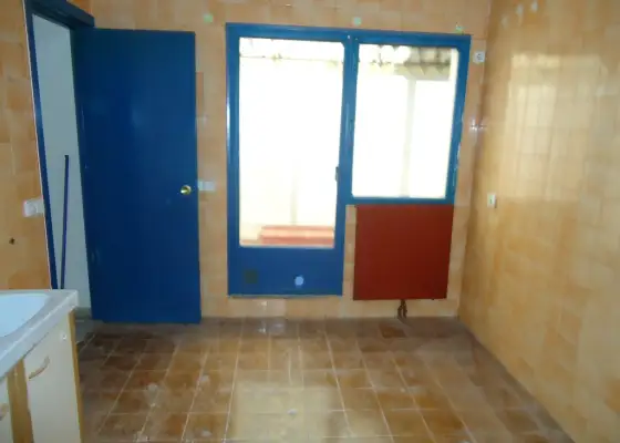 Piso de 3 dormitorios. Centrico. Con garaje. en Manzanares