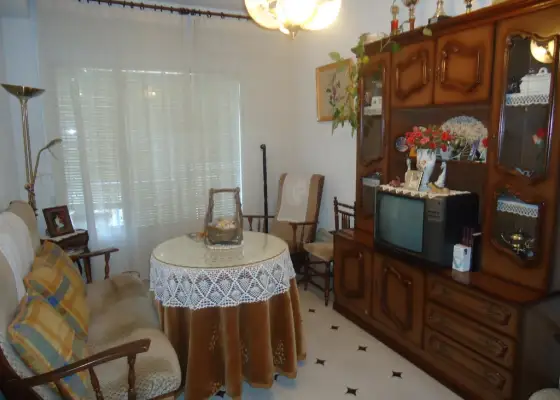 Piso de 3 dormitorios. Cercano al centro. en Manzanares
