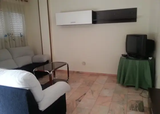 Piso de 3 dormitorios conservado. Centrico. en Manzanares