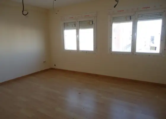 Piso de 3 dormitorios. Reformado. Centrico. Luminoso. en Manzanares