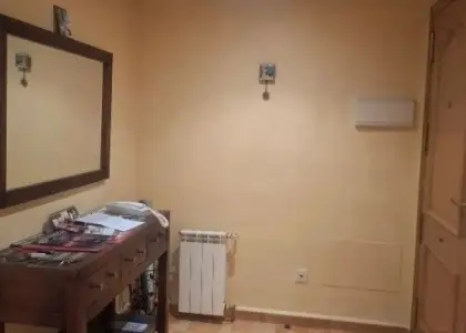Piso en alquiler en Alcázar De San Juan, Alcázar De San Juan, de 90 m2 con 3 dormitorios, baño, aseo y plaza de garaje por 900 €/mes, Ref. 0462 en Alcázar de San Juan