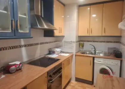Piso en alquiler en Alcázar De San Juan, Alcázar De San Juan, de 90 m2 con 3 dormitorios, baño, aseo y plaza de garaje por 900 €/mes, Ref. 0462 en Alcázar de San Juan
