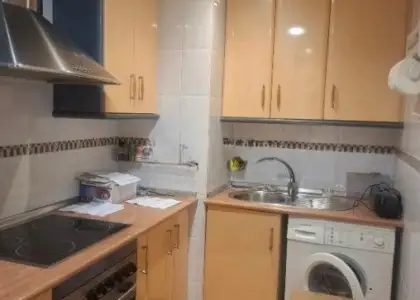 Piso en alquiler en Alcázar De San Juan, Alcázar De San Juan, de 90 m2 con 3 dormitorios, baño, aseo y plaza de garaje por 900 €/mes, Ref. 0462 en Alcázar de San Juan