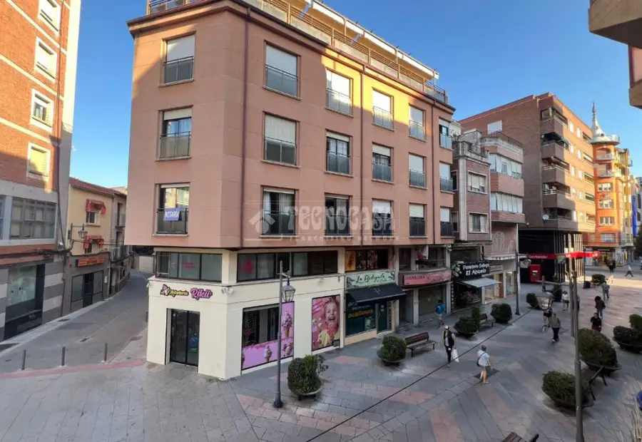 Piso en alquiler en Talavera De La Reina - Ayuntamiento - Ronda Sur, Casco Antiguo, 900 € / Mes, 144 m2, ref. 641462 en Talavera de la Reina