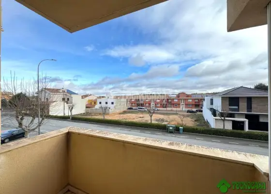 Piso en venta en Albacete - Albacete, 94.900 €, 117 m2, ref. 658234 en Albacete