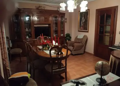 Piso en venta en Alcázar De San Juan, de 188 m2 con 8 dormitorios, 2 baños y 3 balcones por 195.000 €, Ref. 0264 en Alcázar de San Juan