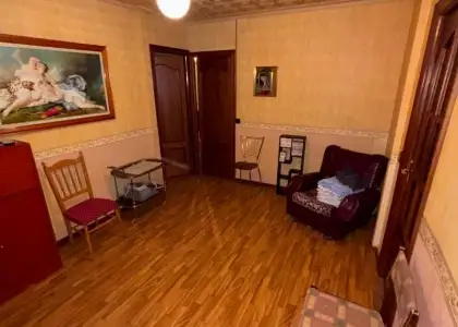 Piso en venta en Alcázar De San Juan, de 188 m2 con 8 dormitorios, 2 baños y 3 balcones por 195.000 €, Ref. 0264 en Alcázar de San Juan