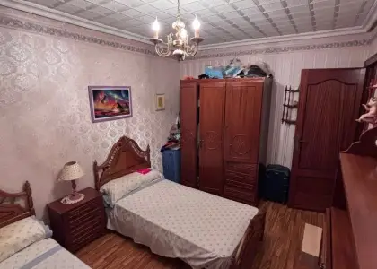 Piso en venta en Alcázar De San Juan, de 188 m2 con 8 dormitorios, 2 baños y 3 balcones por 195.000 €, Ref. 0264 en Alcázar de San Juan