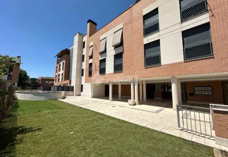 Piso en venta en Marchamalo - Centro Ciudad, 250.000 €, 126 m2, ref. 535520 en Marchamalo