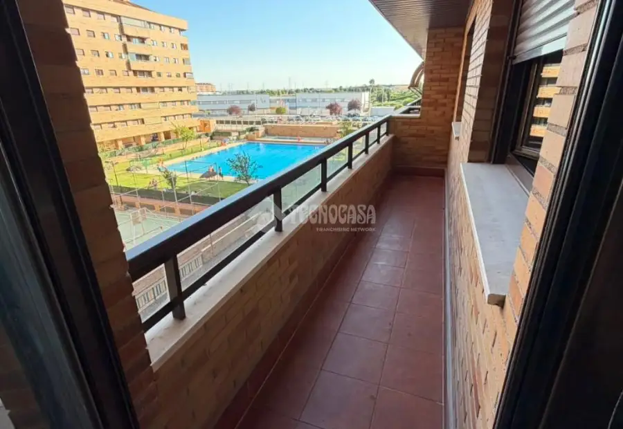 Piso en venta en Seseña - Seseña, 265.000 €, 196 m2, ref. 592864 en Seseña