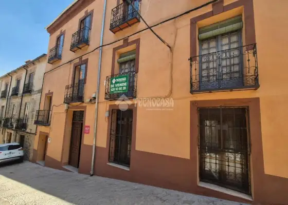 Piso en venta en Sigüenza - Sigüenza, 165.000 €, 130 m2, ref. 665338 en Sigüenza