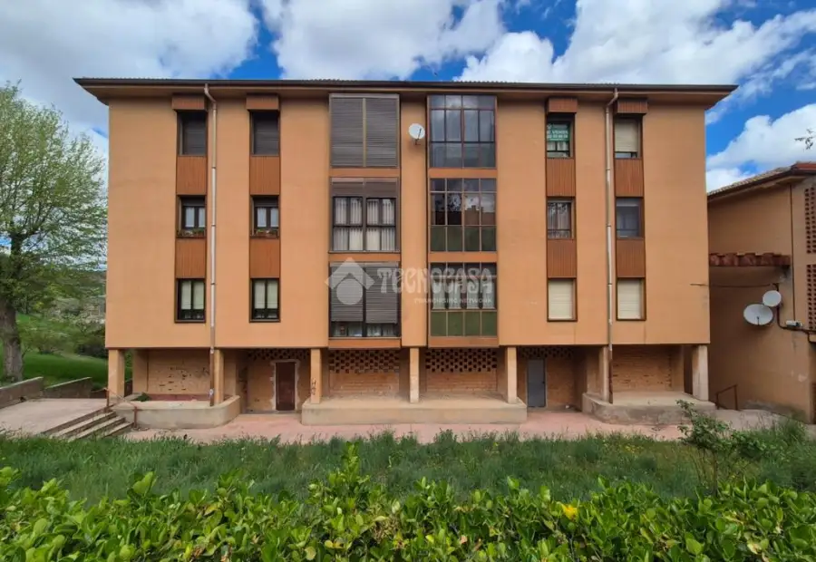 Piso en venta en Sigüenza - Sigüenza, 69.900 €, 91 m2, ref. 666208 en Sigüenza