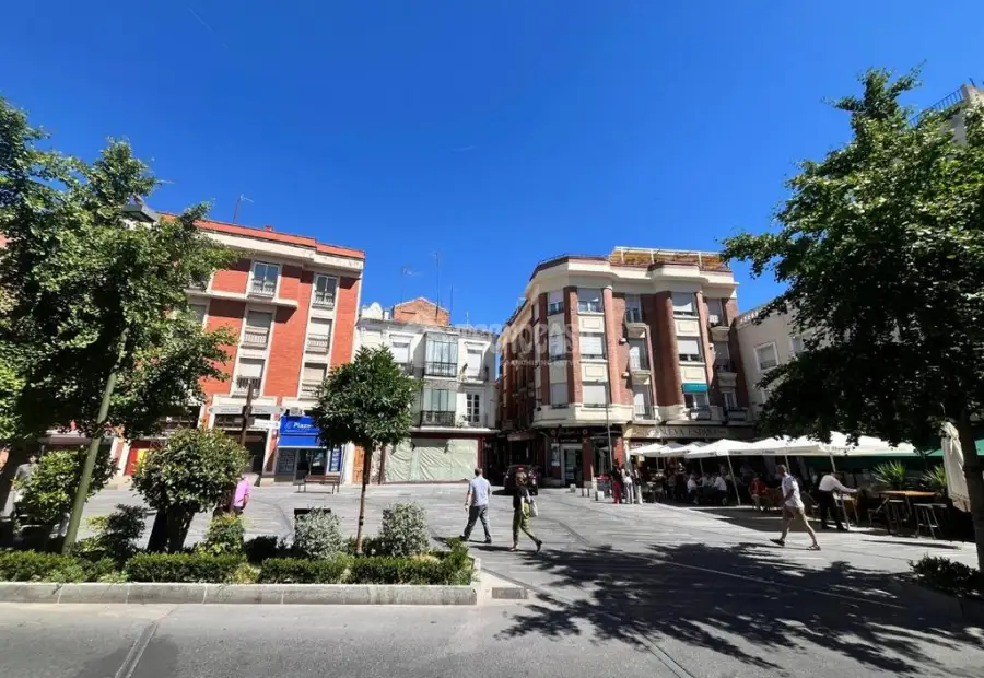 Piso en venta en Talavera De La Reina - Plaza España - Centro Campo De Fútbol, Casco Antiguo, 386.000 €, 918 m2, ref. 661275 en Talavera de la Reina