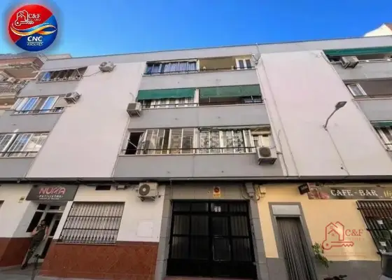 Piso en venta en Tomelloso, Calle Campo, de 106 m2 con 3 dormitorios y 2 baños por 60.000 €, Ref. 0415 en Tomelloso