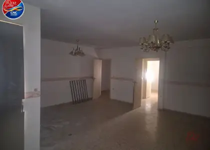 Piso en venta en Tomelloso, de 106 m2 con 3 dormitorios y 2 baños por 60.000 €, Ref. 0400 en Tomelloso