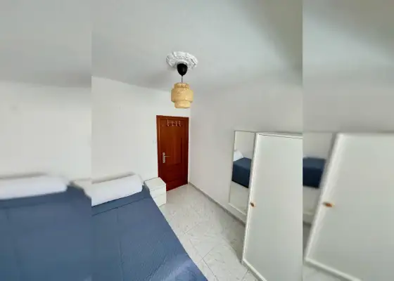 Se alquila habitación en piso compartido de 3 habitaciones en Barrio Alto, todos los gastos incluidos. en Almería