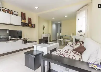 Se alquila habitación en piso compartido de 3 habitaciones en Cabanyal-Canyamelar en Valencia