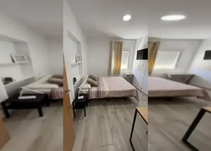 Se alquila habitación en piso compartido de 3 habitaciones en Murcia solo para estudiantes. en Murcia