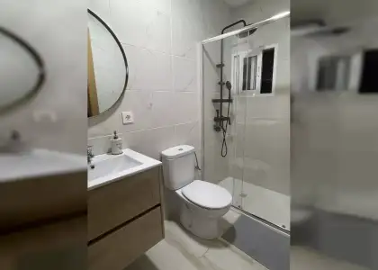 Se alquila habitación en piso compartido de 3 habitaciones en Murcia solo para estudiantes. en Murcia