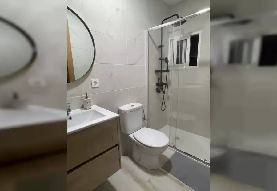 Se alquila habitación en piso compartido de 3 habitaciones en Murcia solo para estudiantes. en Murcia