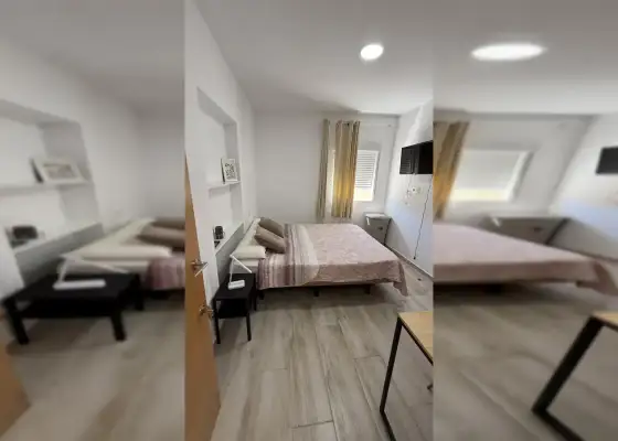 Se alquila habitación en piso compartido de 3 habitaciones en Murcia solo para estudiantes.