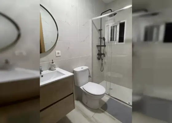 Se alquila habitación en piso compartido de 3 habitaciones en Murcia solo para estudiantes.