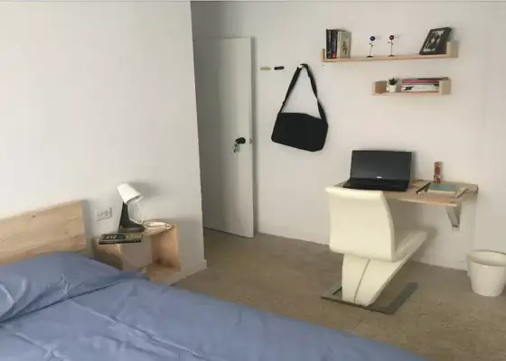 Se alquila habitación en piso compartido de 3 habitaciones en Salamanca, gastos incluidos