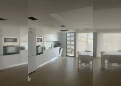 Se alquila habitación en piso compartido de 3 habitaciones en Sant Joan en Alicante (Alacant)