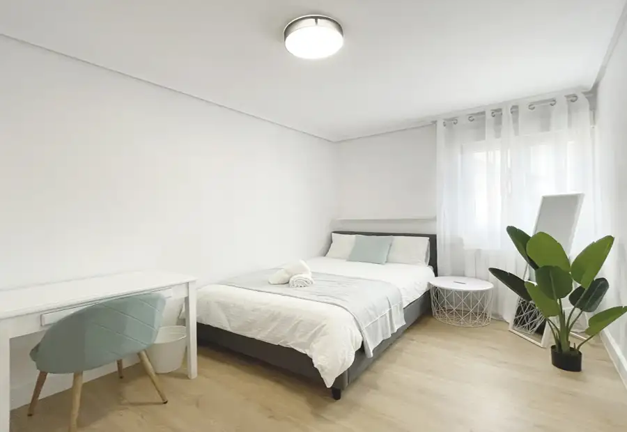Se alquila habitación en piso compartido de 3 habitaciones en Santander. en Santander