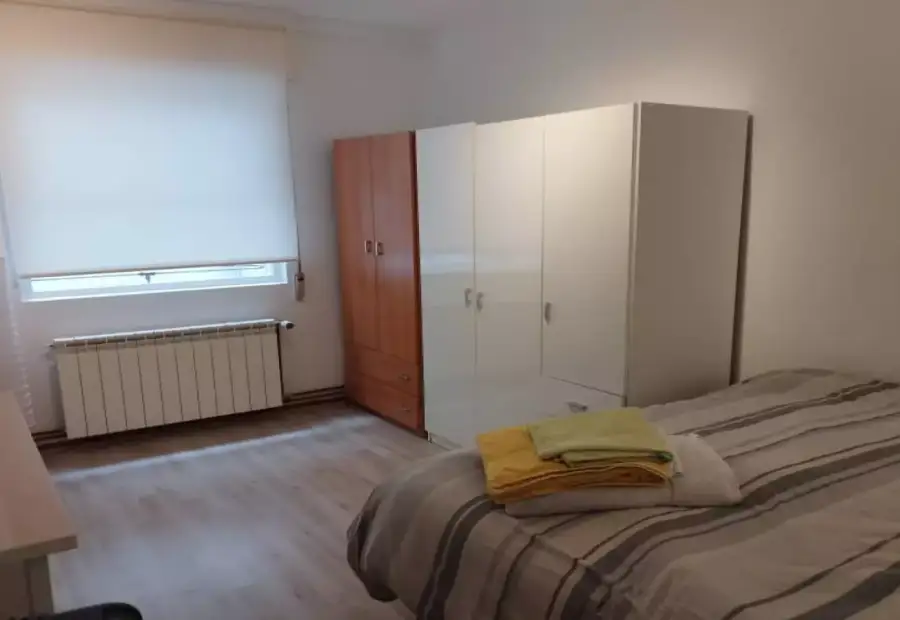 Se alquila habitación en piso compartido de 3 habitaciones en Santander, gastos incluidos en Santander