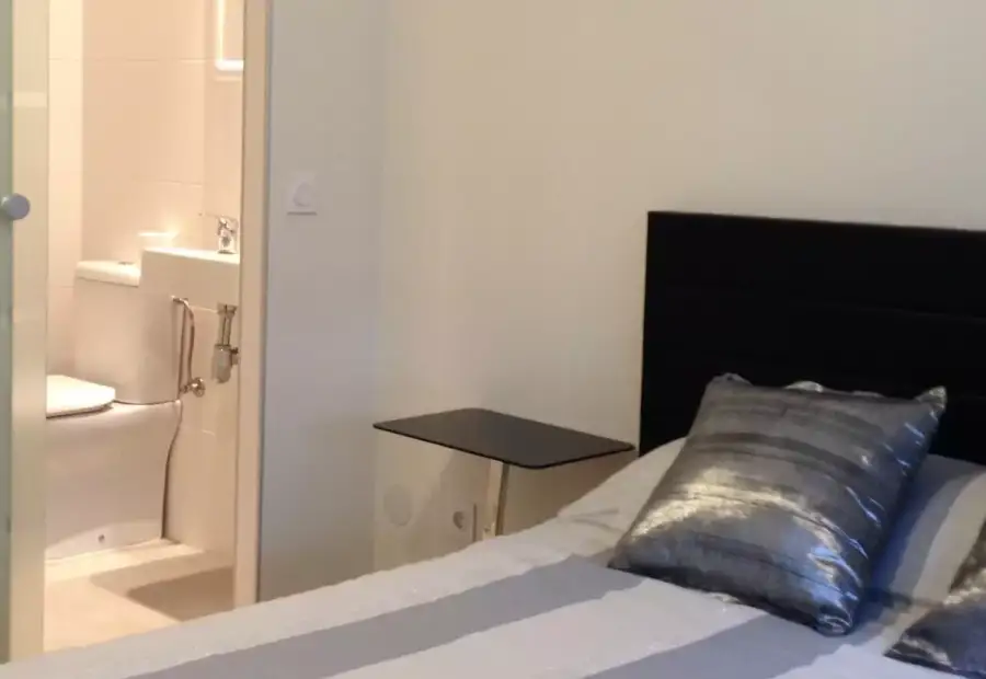 Se alquila habitación en piso compartido de 3 habitaciones en Santander