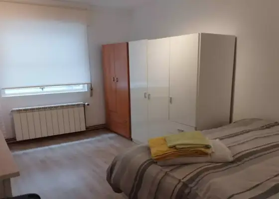 Se alquila habitación en piso compartido de 3 habitaciones en Santander, gastos incluidos