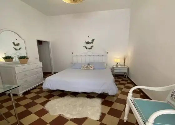 Se alquila habitación en piso compartido de 4 habitaciones en Centro Histórico, todos los gastos incluidos. en Málaga