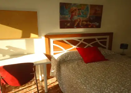 Se alquila habitación en piso compartido de 4 habitaciones en Ciudad Jardín en Córdoba