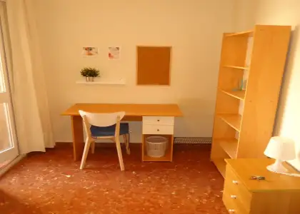 Se alquila habitación en piso compartido de 4 habitaciones en Ciudad Jardín, Córdoba. en Córdoba