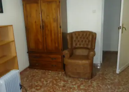 Se alquila habitación en piso compartido de 4 habitaciones en Ciudad Jardín en Córdoba