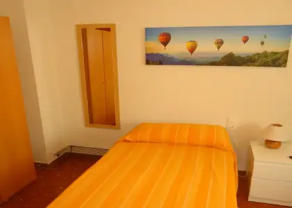 Se alquila habitación en piso compartido de 4 habitaciones en Ciudad Jardín, Córdoba. en Córdoba