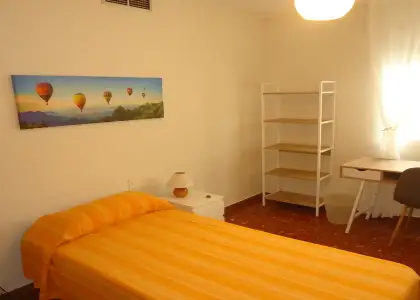 Se alquila habitación en piso compartido de 4 habitaciones en Ciudad Jardín, Córdoba. en Córdoba