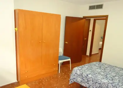 Se alquila habitación en piso compartido de 4 habitaciones en Ciudad Jardín, Córdoba. en Córdoba