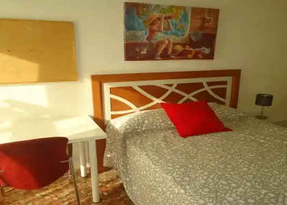 Se alquila habitación en piso compartido de 4 habitaciones en Ciudad Jardín en Córdoba