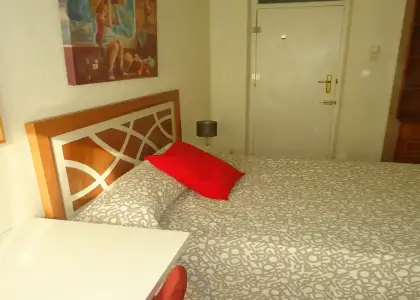 Se alquila habitación en piso compartido de 4 habitaciones en Ciudad Jardín en Córdoba